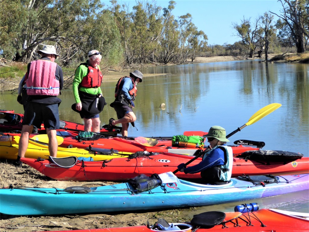 Chowilla-setting-off-photo-courtesy-Meredith-Blesing